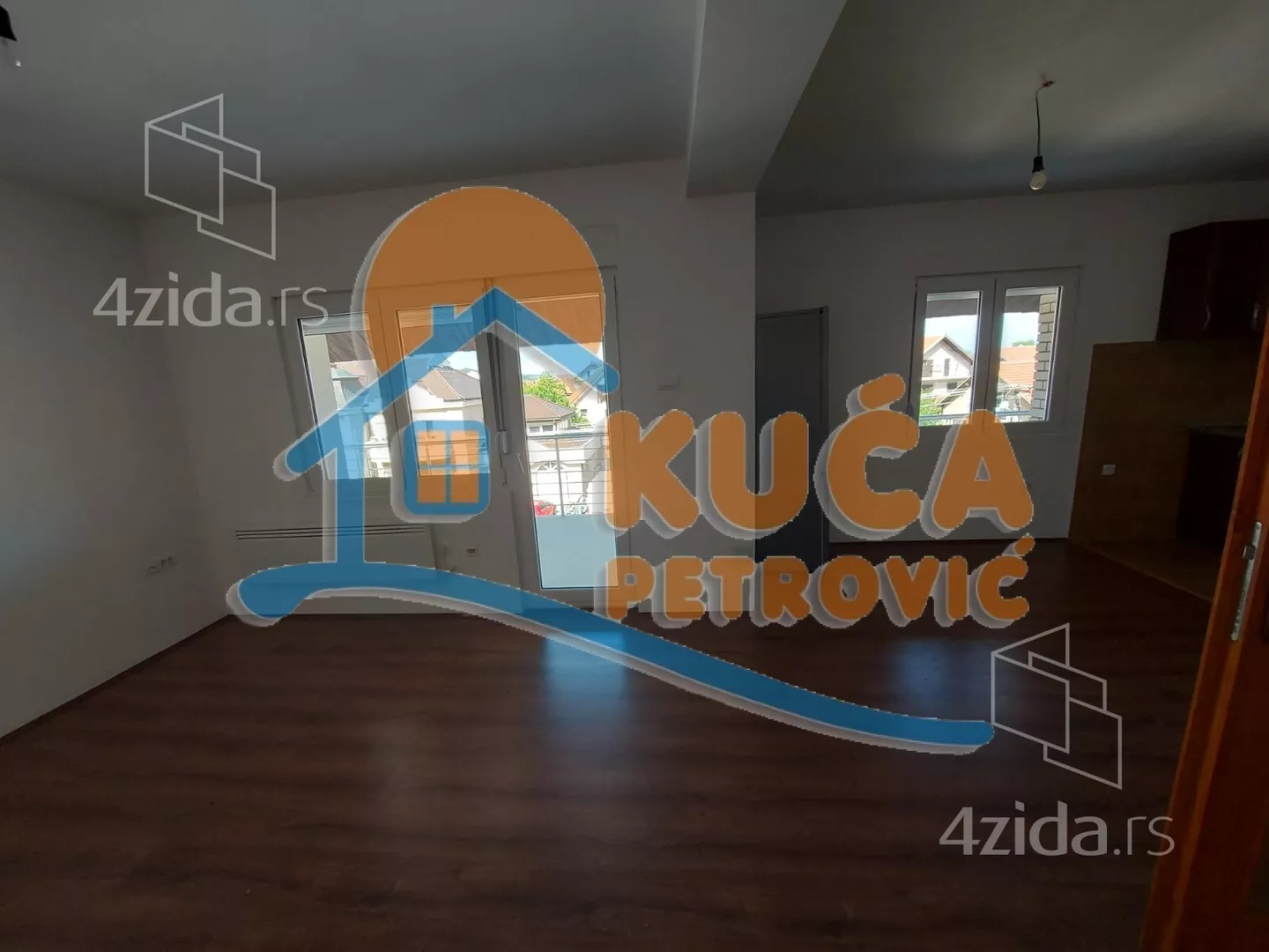 Troiposoban stan | 4zida