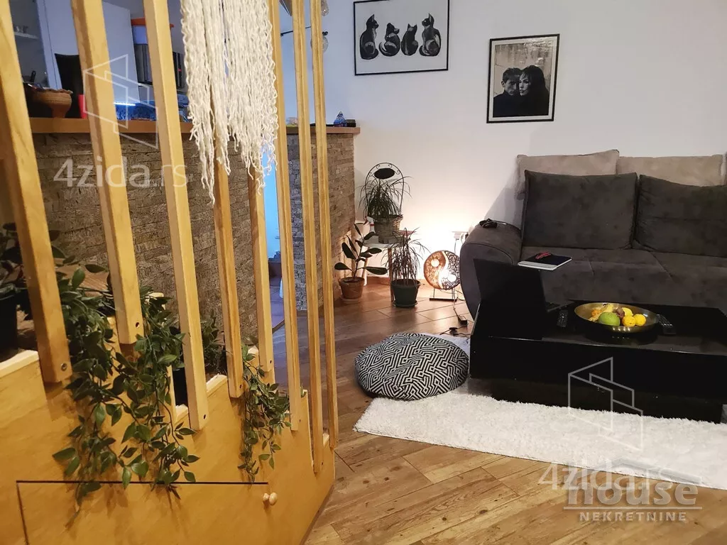 Četvoroiposoban stan | 4zida