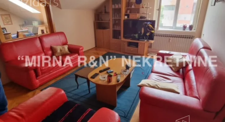 Četvoroiposoban stan | 4zida