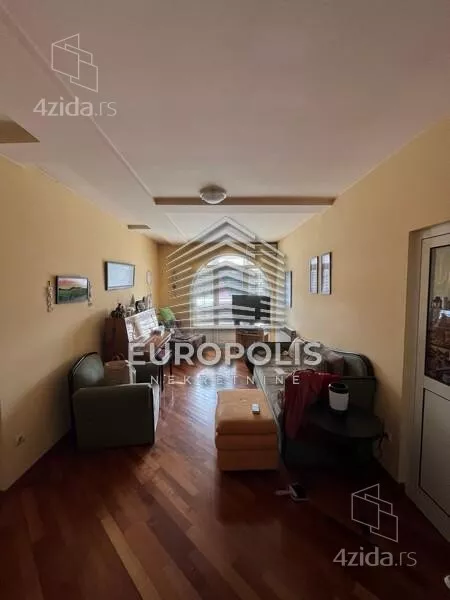 3-etažna kuća | 4zida