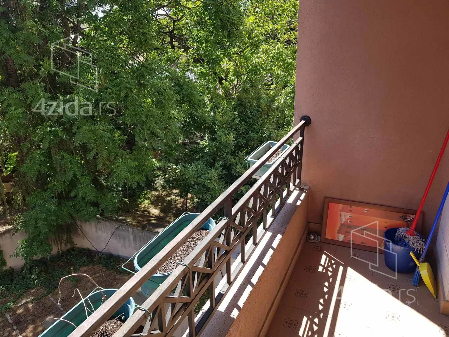 Troiposoban stan | 4zida