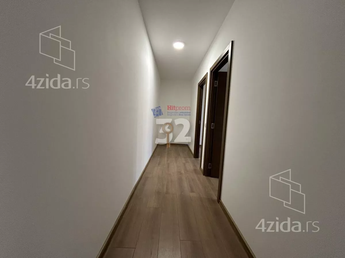 Četvoroiposoban stan | 4zida