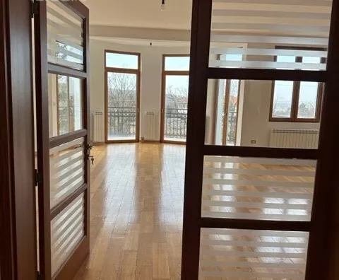 5-etažna kuća | 4zida