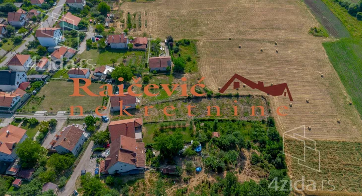 Plac | 4zida