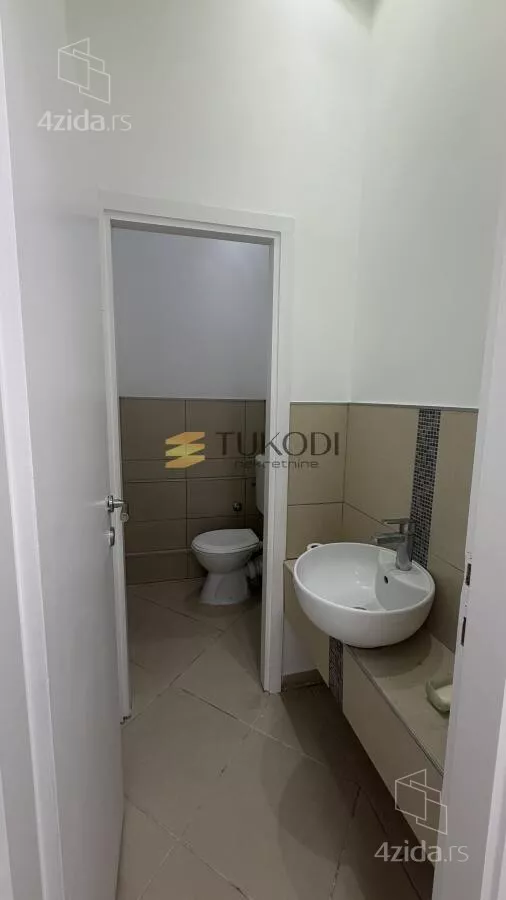 Lokal | 4zida