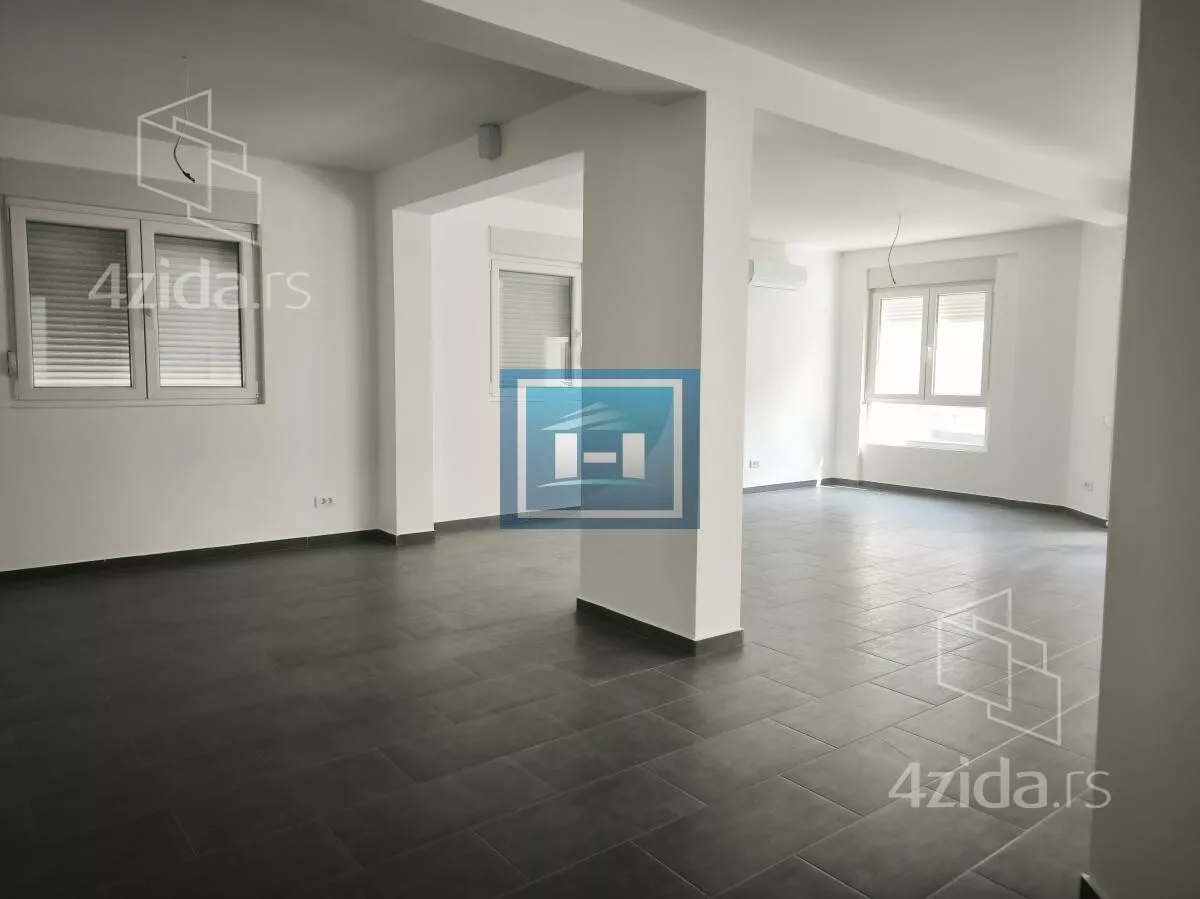 Šestosoban stan | 4zida