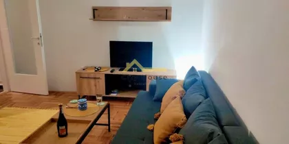 Crveni Pevac | 4zida.rs
