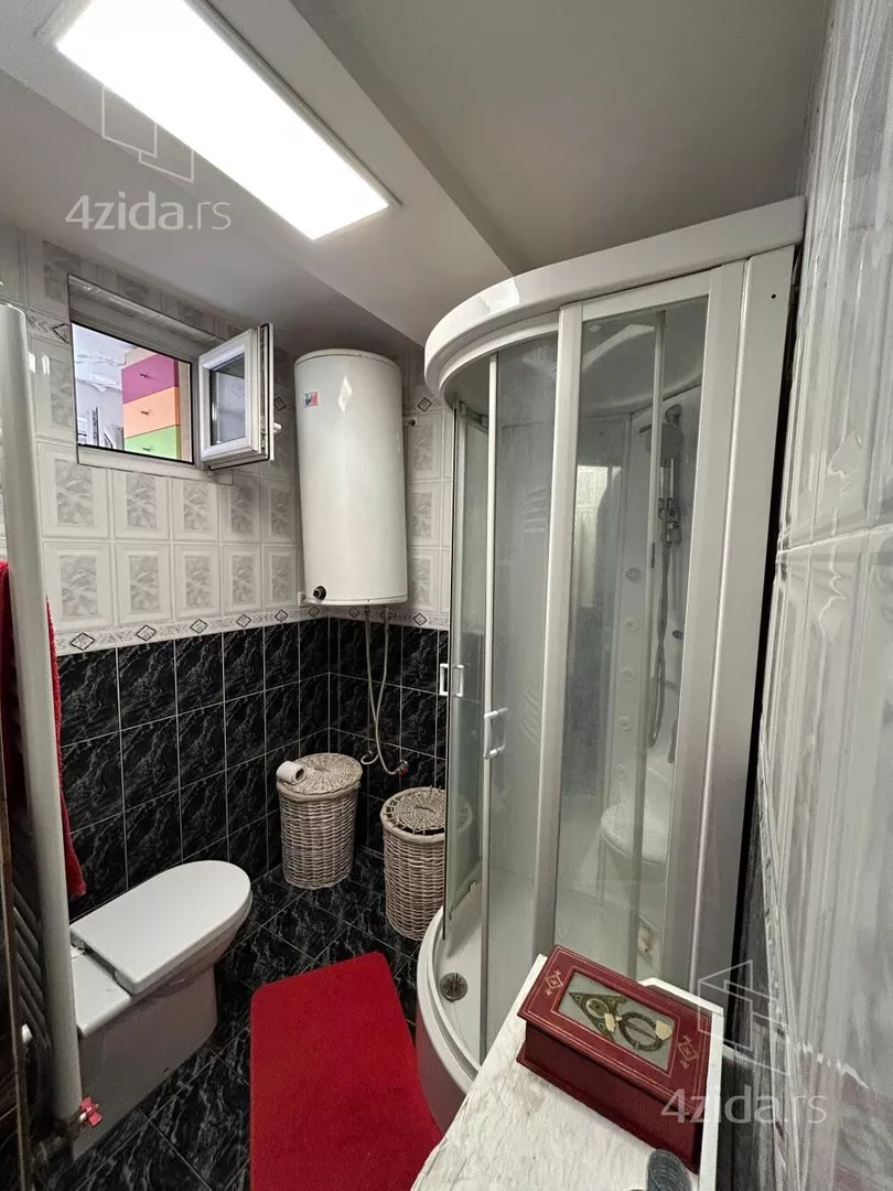 Petosoban stan | 4zida