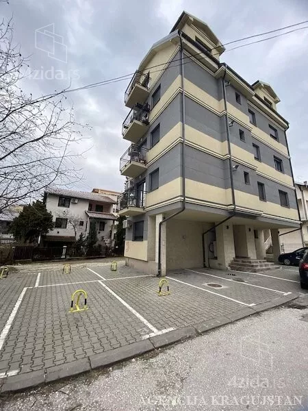 Parking | 4zida