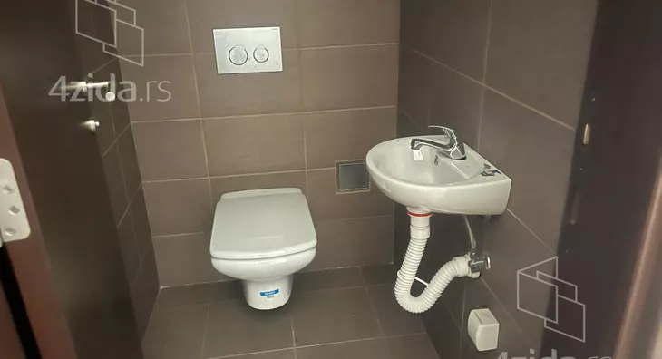 Petosoban stan | 4zida