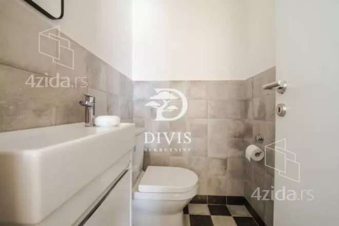 Četvoroiposoban stan | 4zida