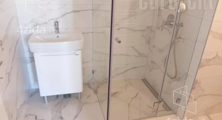 Četvoroiposoban stan | 4zida