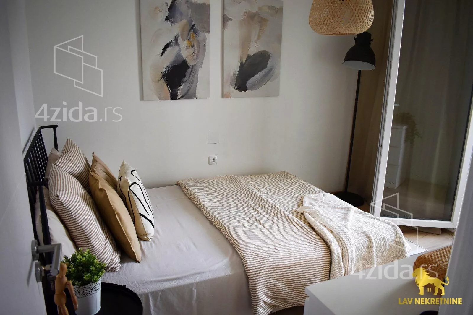 Jednoiposoban stan | 4zida