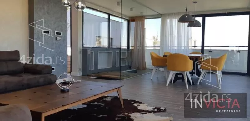 Petosoban stan | 4zida