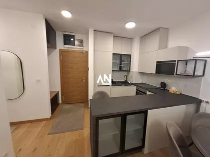 Tadije Sondermajera | 4zida.rs