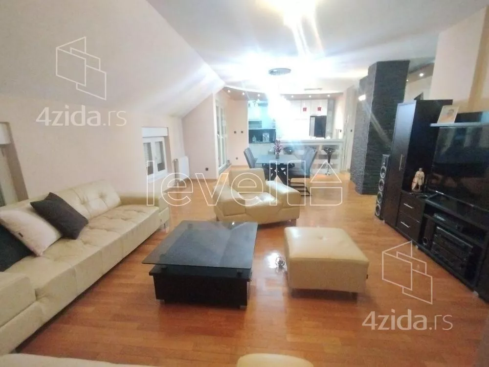 Petosoban stan | 4zida