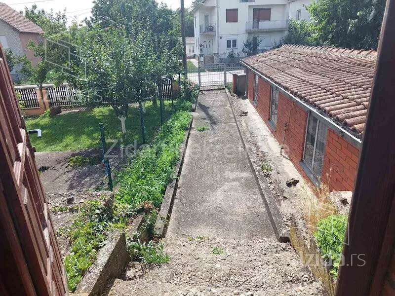 Poslovna zgrada | 4zida