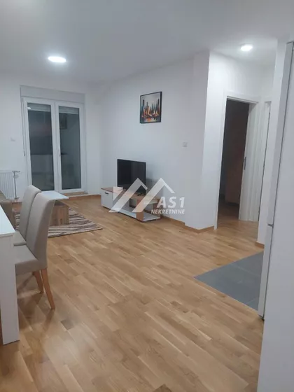 Slavonska | 4zida.rs