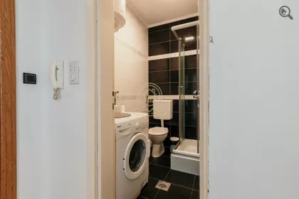 Zmaj Jovina | 4zida.rs