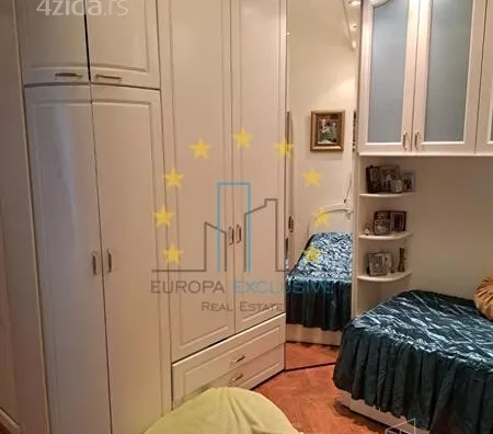 Petosoban stan | 4zida