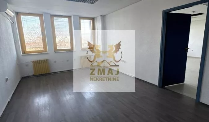 Poslovna zgrada | 4zida