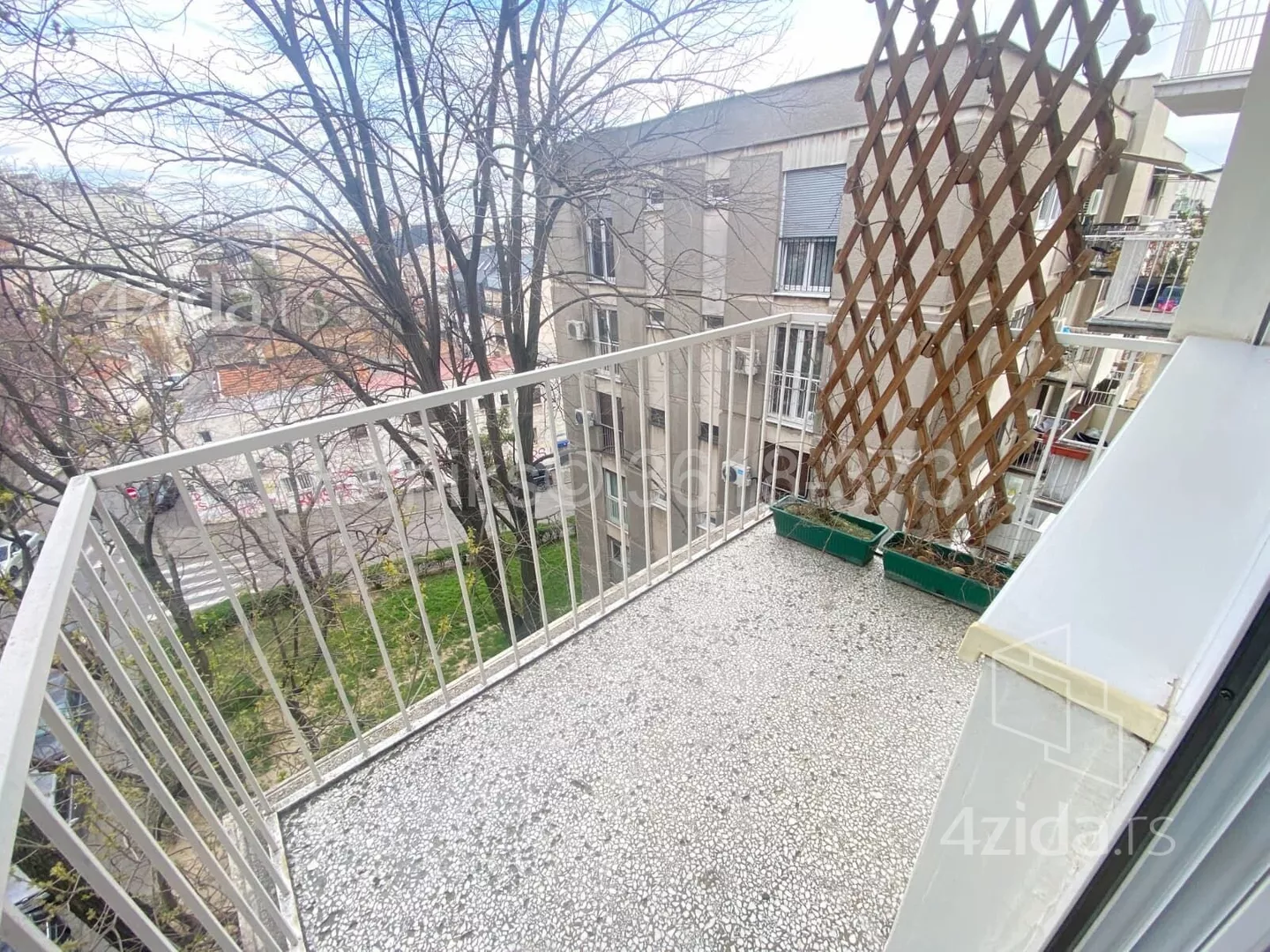 Troiposoban stan | 4zida