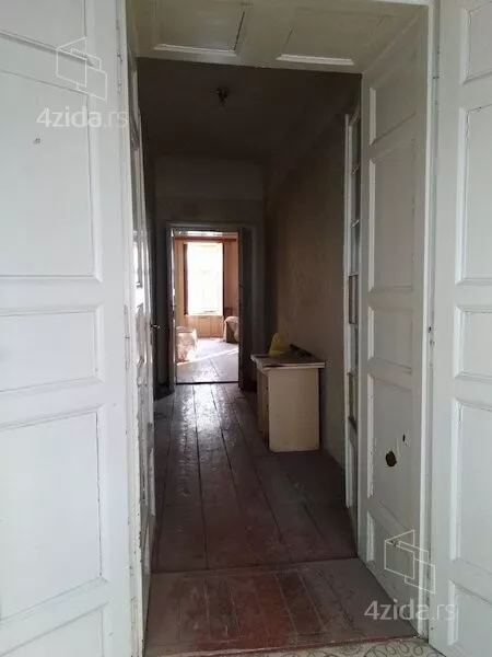 Četvoroiposoban stan | 4zida