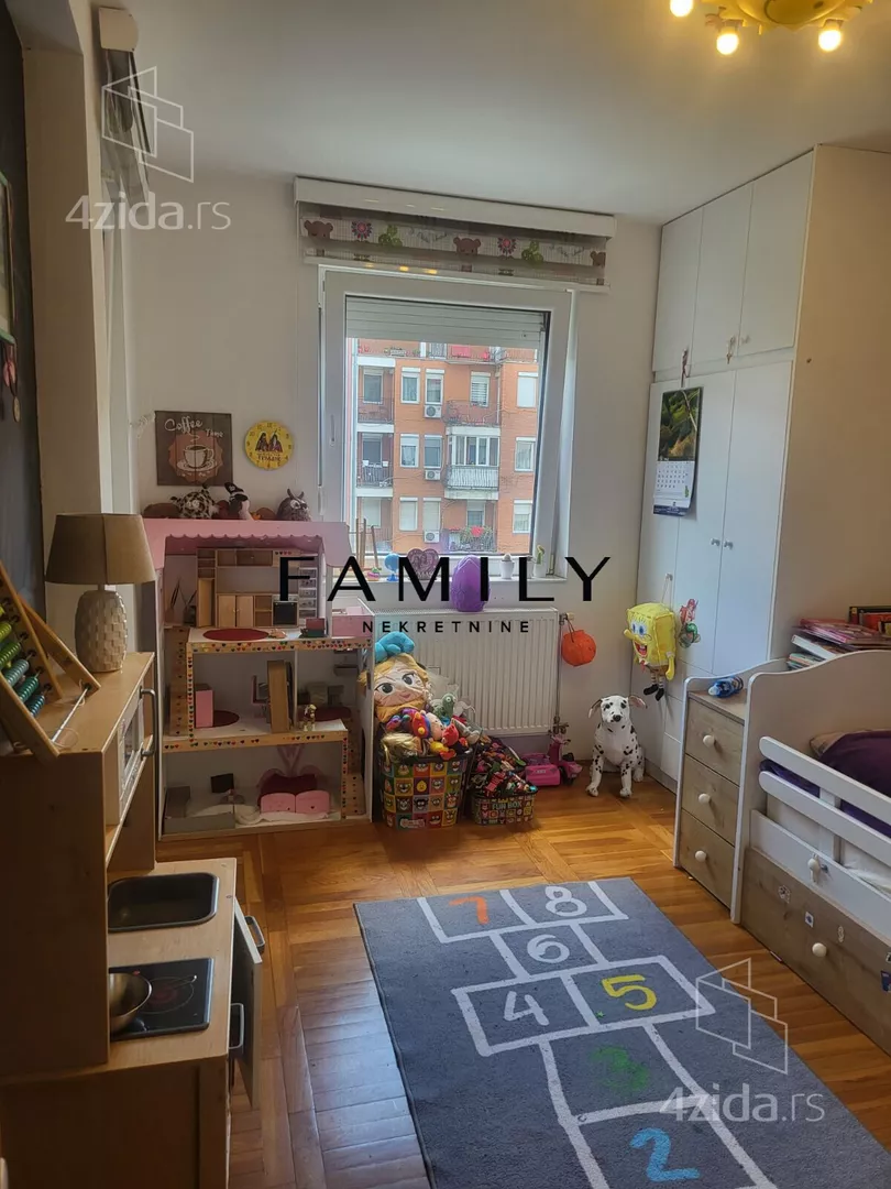 Dvoiposoban stan | 4zida