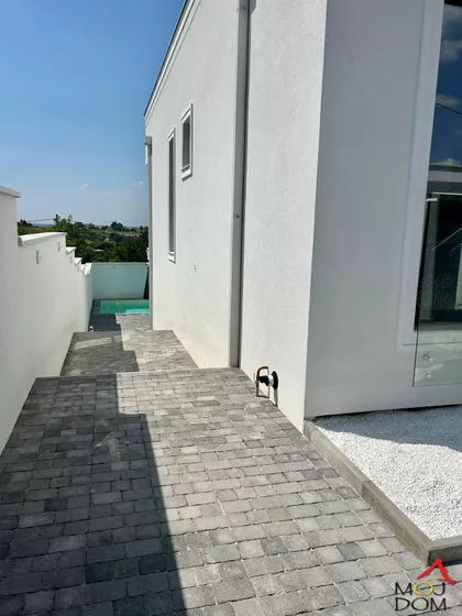 Sremska Kamenica | 4zida.rs