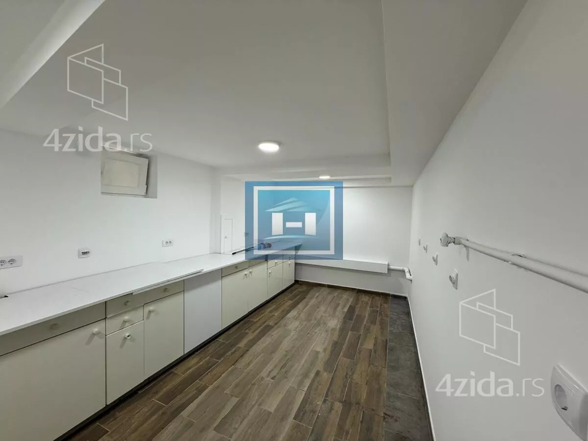 Lokal | 4zida