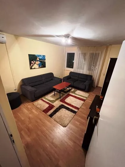Crveni Pevac | 4zida.rs