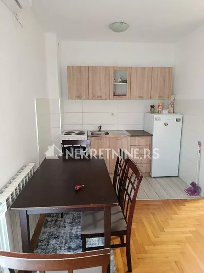 Ugrinovački put | 4zida.rs