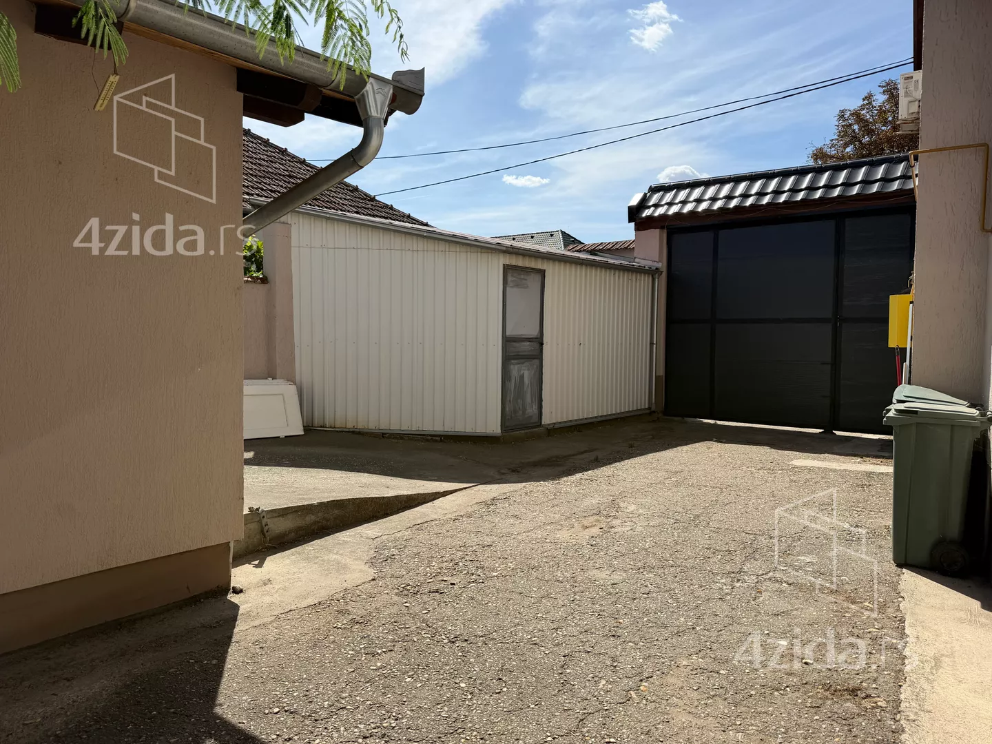 Lokal | 4zida