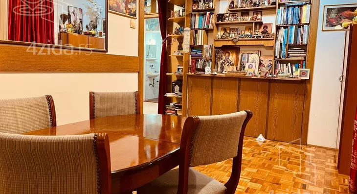 Troiposoban stan | 4zida