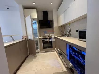 Trešnjinog cveta | 4zida.rs