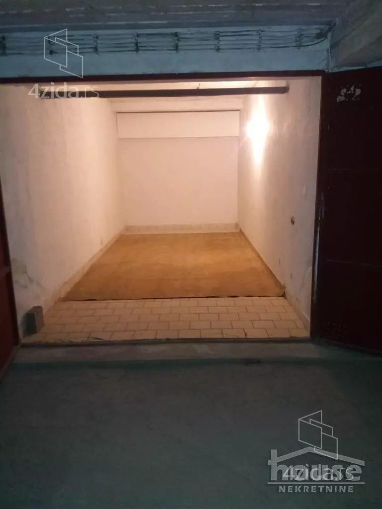 Garaža | 4zida