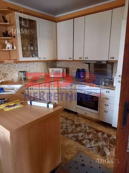 4-etažna kuća | 4zida