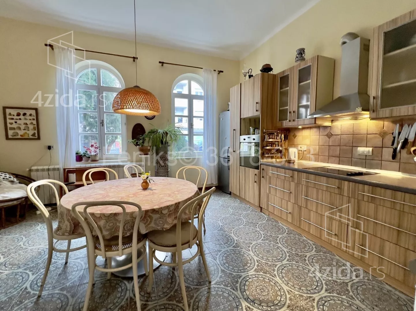 Četvoroiposoban stan | 4zida