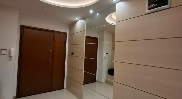 Šestosoban stan | 4zida