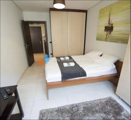 Crveni Krst Vračar | 4zida.rs