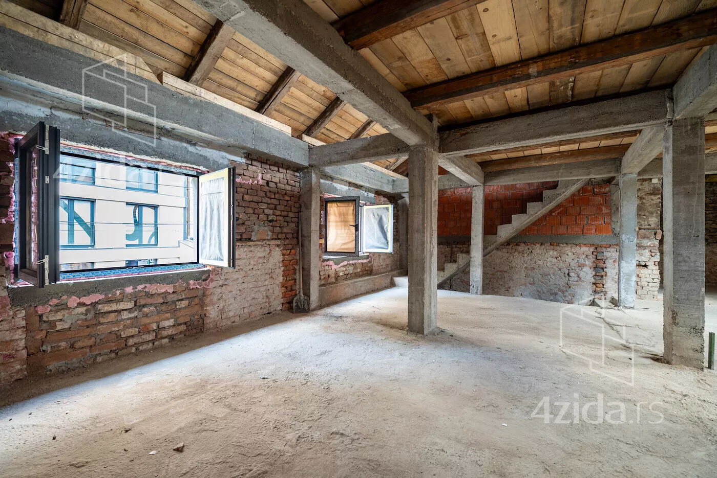 Poslovni prostor | 4zida