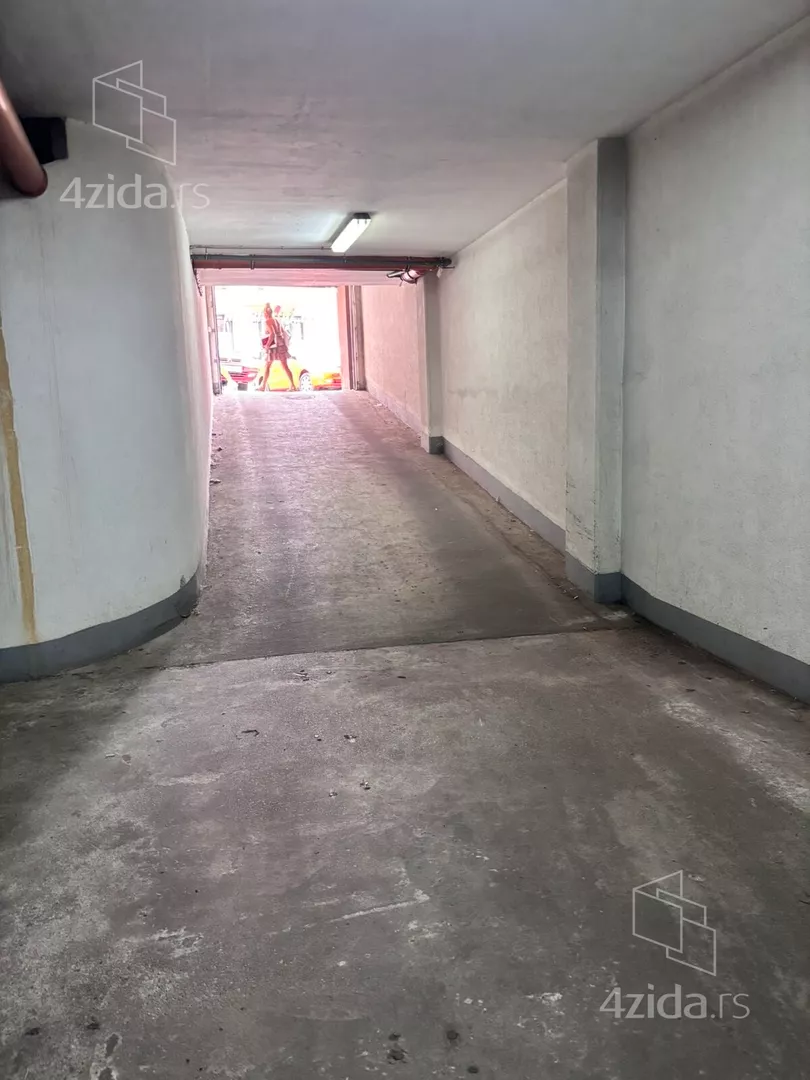 Četvoroiposoban stan | 4zida