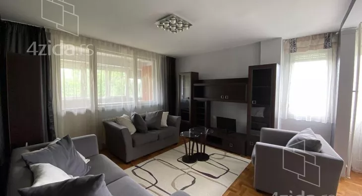 Dvoiposoban stan za izdavanje, Bulevar Zona 3, 400€, 66m² - stampaj