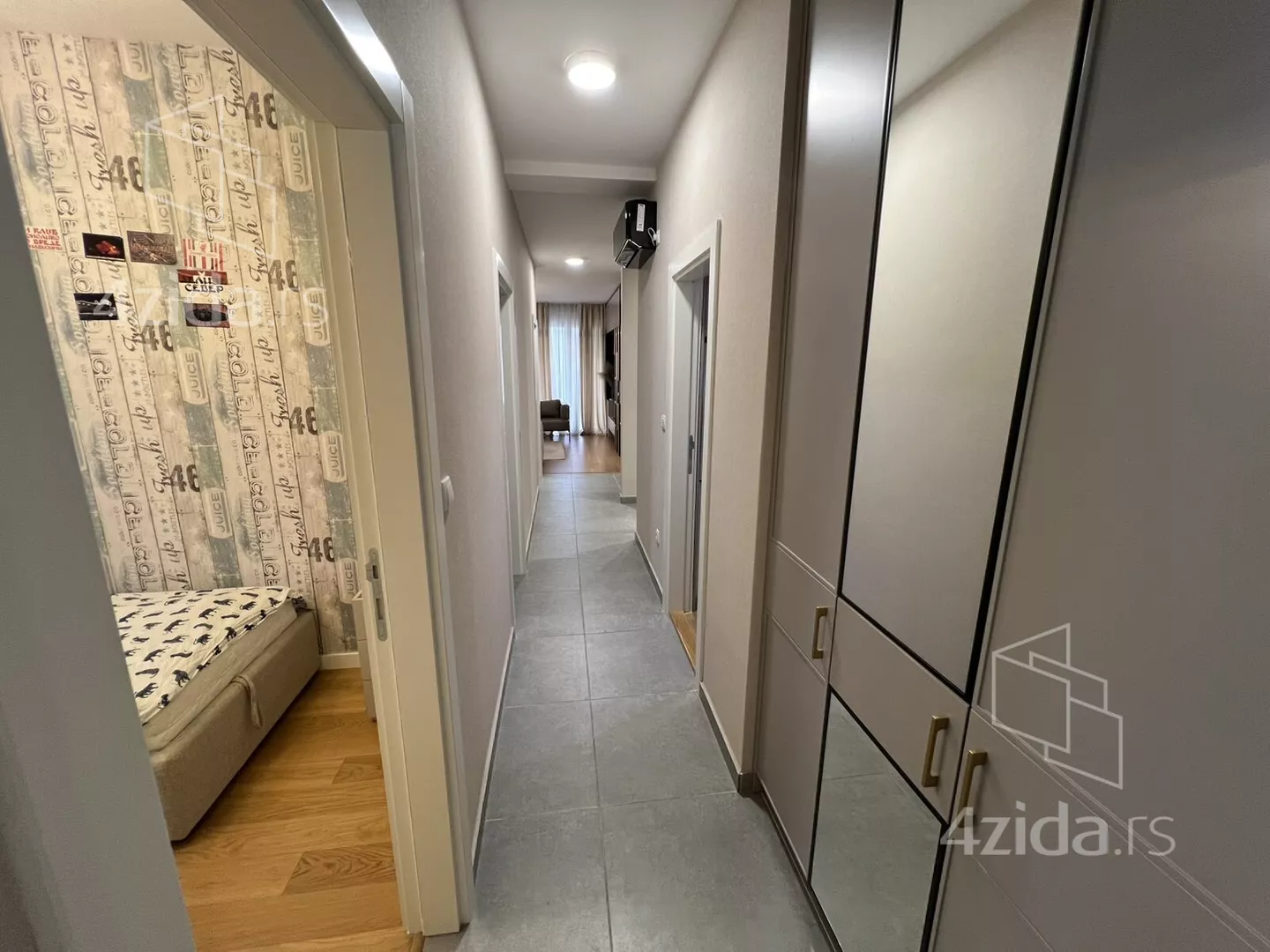 Troiposoban stan | 4zida