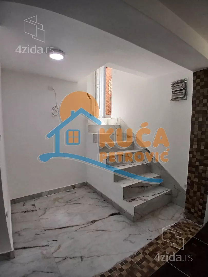 Lokal | 4zida