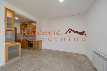 Zivka Davidovica | 4zida.rs