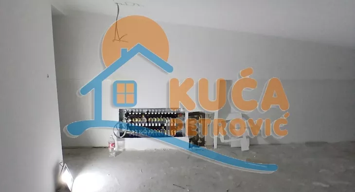 Lokal | 4zida