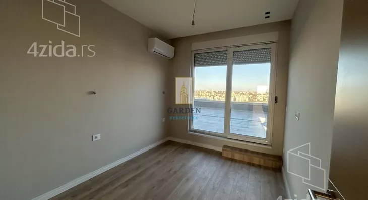 Četvoroiposoban stan | 4zida