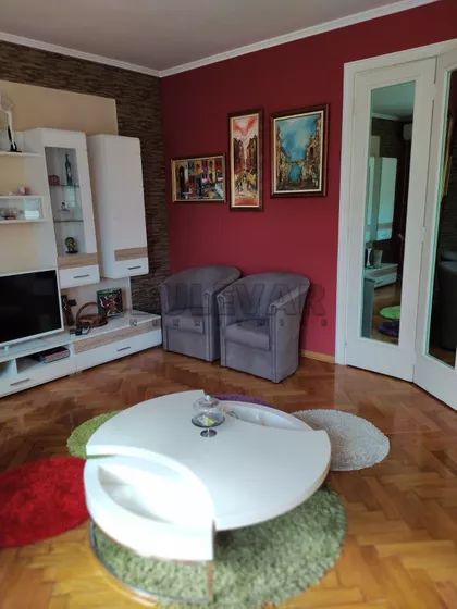 Obrenovićeva | 4zida.rs