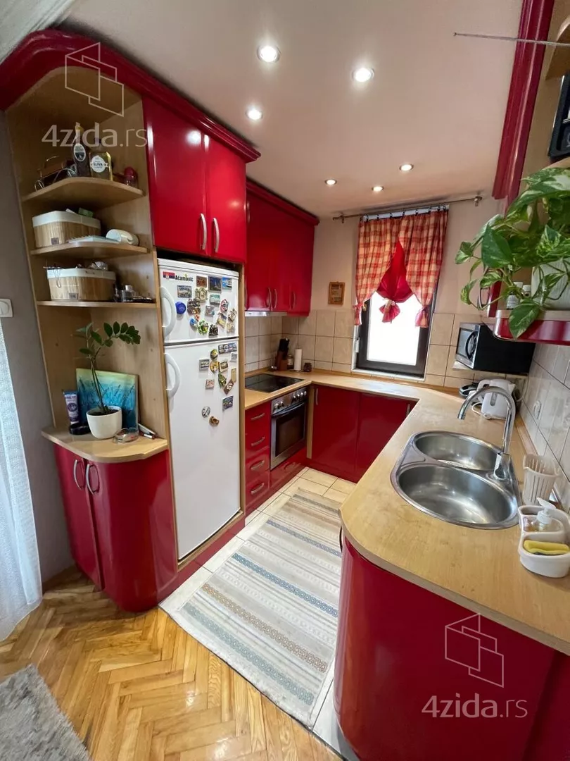 Troiposoban stan | 4zida